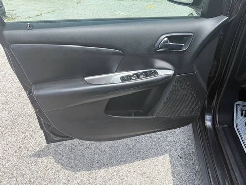 Used 2018 Dodge Journey SE w/ Popular Equipment Group FWD image 9