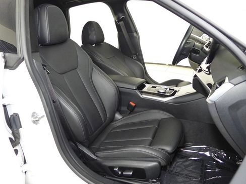 Used 2023 BMW i4 eDrive40 RWD image 19