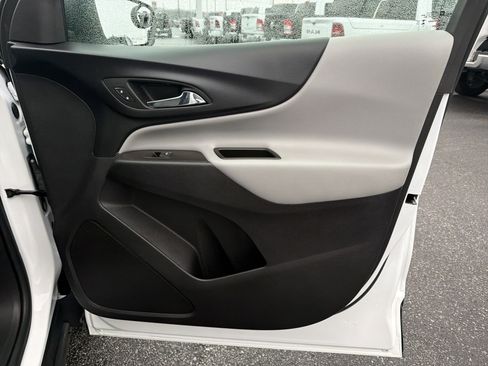 Used 2024 Chevrolet Equinox LS image 15