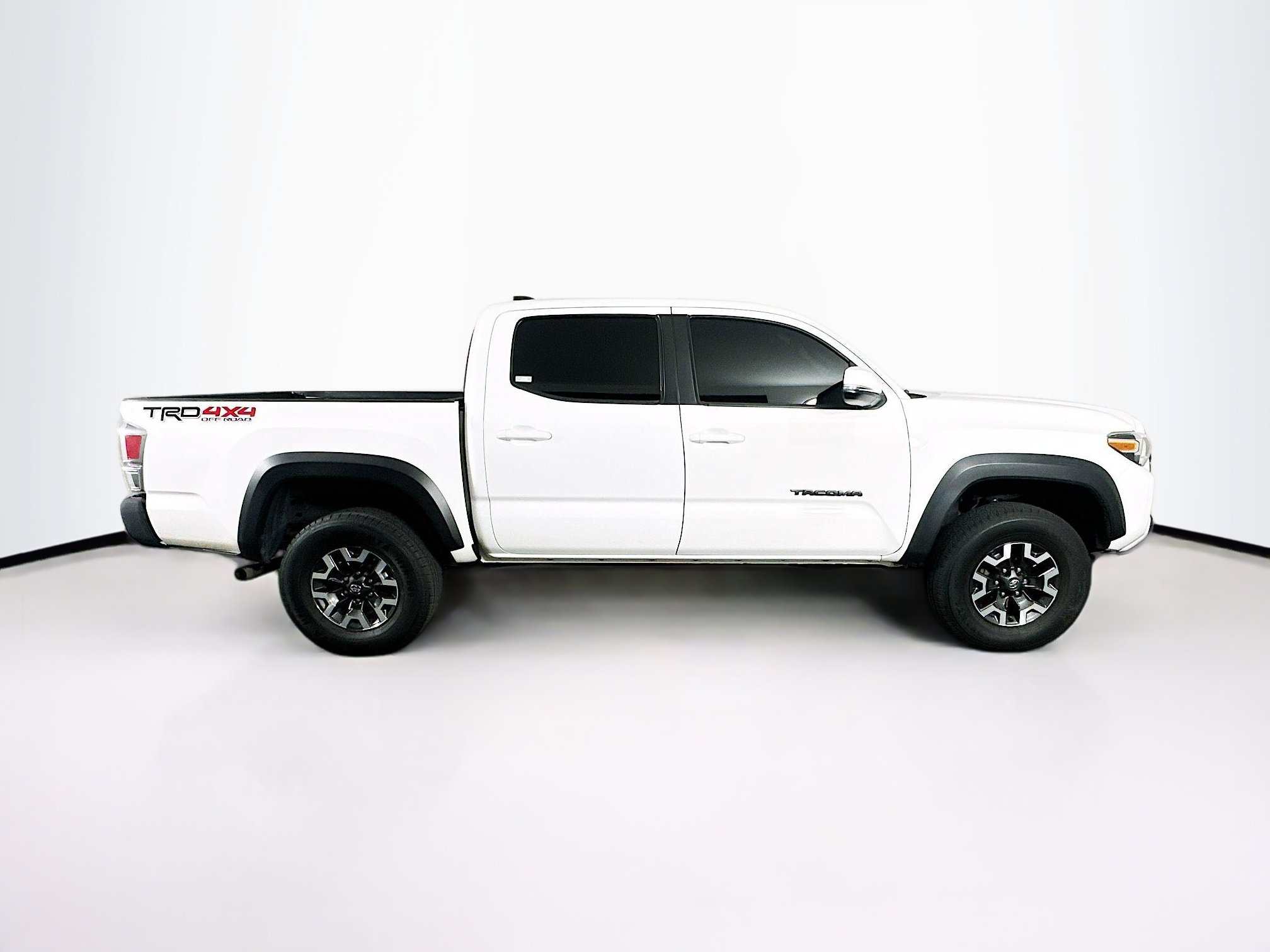 Used 2021 Toyota Tacoma TRD Off-Road w/ Technology Package AWD/4WD image 10