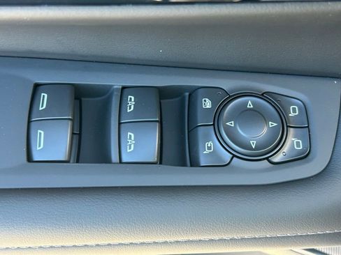 New 2026 Chevrolet Suburban Z71 w/ Z71 Off-Road Package AWD/4WD image 32