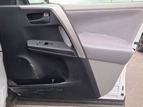 Used 2013 Toyota RAV4 XLE image 29