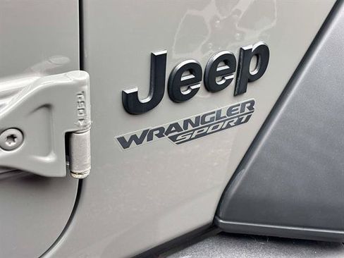 Used 2021 Jeep Wrangler Sport AWD/4WD image 30