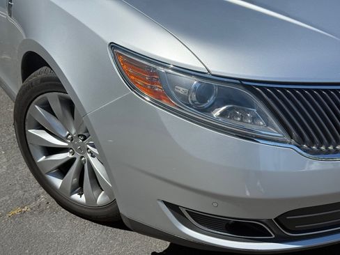 Used 2013 Lincoln MKS FWD image 5