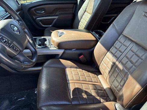 Certified 2022 Nissan Titan Platinum Reserve w/ Moonroof Package image 21