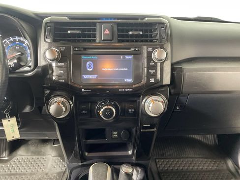 Used 2019 Toyota 4Runner TRD Off-Road AWD/4WD image 10