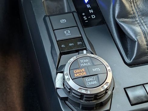 Used 2024 Toyota Tacoma TRD Off-Road image 9