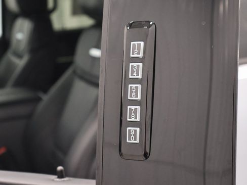 New 2026 Ford F450 Platinum w/ FX4 Off-Road Package image 32