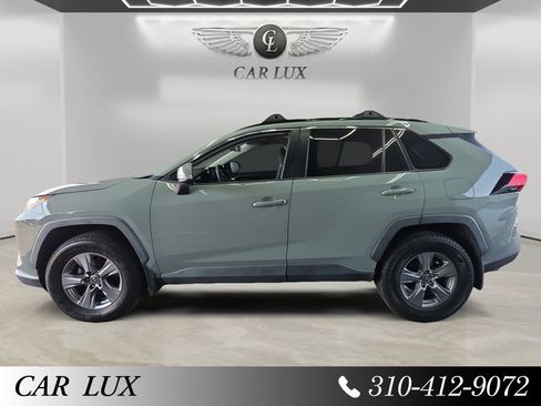 Used 2022 Toyota RAV4 XLE w/ Convenience Package FWD image 2