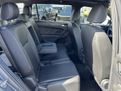 Used 2024 Volkswagen Tiguan SE R-Line image 38