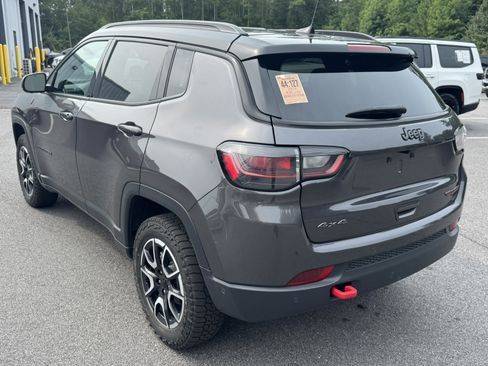 Used 2024 Jeep Compass Trailhawk w/ Trailhawk Elite Group AWD/4WD image 7