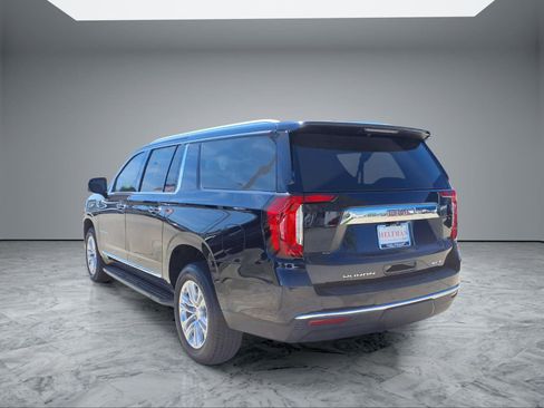 Used 2022 GMC Yukon XL SLT w/ SLT Luxury Package image 5