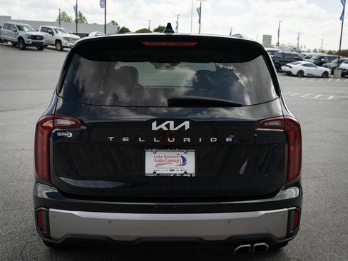 Used 2025 Kia Telluride S FWD image 8