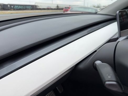 Used 2021 Tesla Model Y Long Range image 36