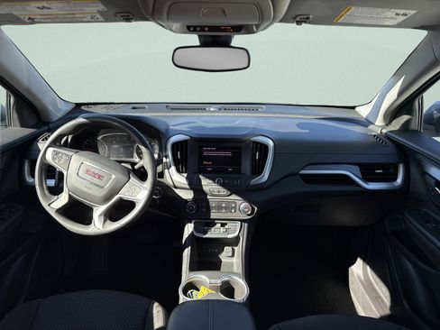 Used 2024 GMC Terrain SLE image 13