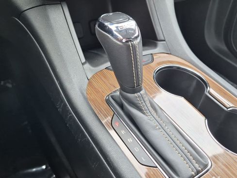 Used 2019 GMC Acadia SLE FWD image 30