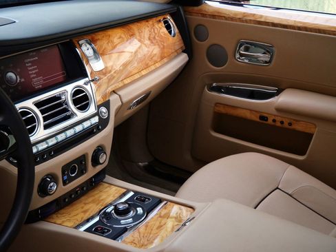 Certified 2013 Rolls-Royce Ghost image 21