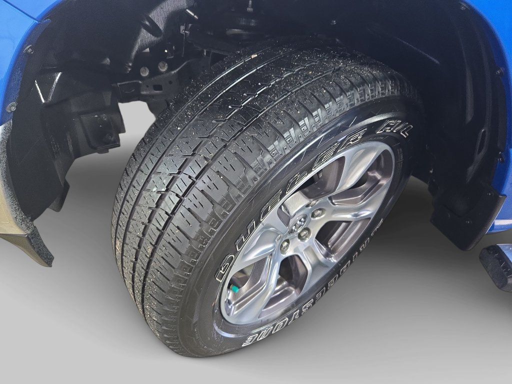 Used 2023 RAM 1500 Laramie AWD/4WD image 33
