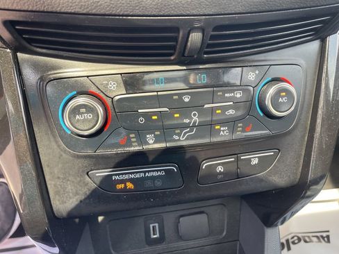 Used 2017 Ford Escape SE w/ Equipment Group 201A image 24