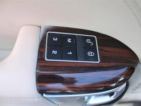 Used 2014 Land Rover Range Rover HSE image 28