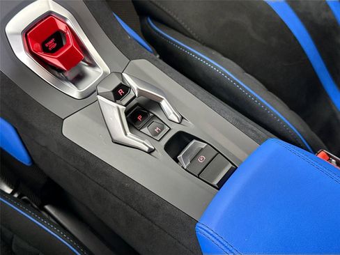 Used 2022 Lamborghini Huracan STO image 21