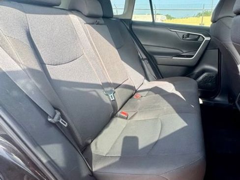 Used 2022 Toyota RAV4 LE AWD/4WD image 12