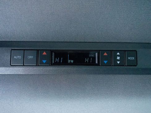 Used 2024 Toyota Sienna XSE image 29