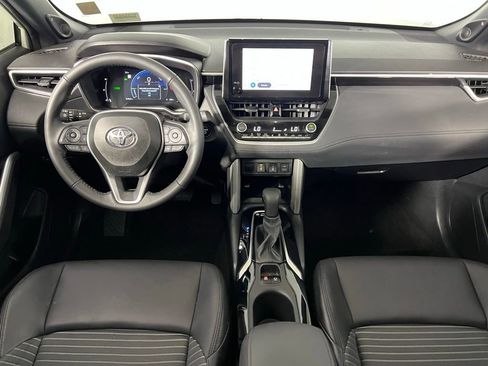 Used 2024 Toyota Corolla Cross XSE image 13