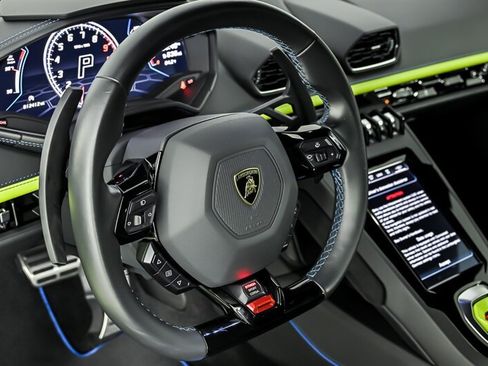 Used 2022 Lamborghini Huracan EVO RWD image 24