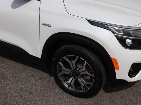 Used 2022 Kia Seltos EX AWD/4WD image 14
