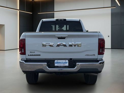 Used 2025 RAM 2500 Laramie AWD/4WD image 5