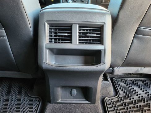 Used 2022 Volkswagen Atlas Cross Sport SE image 20