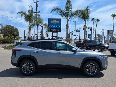 Used 2026 Chevrolet Trax LT w/ Driver Confidence Package image 6