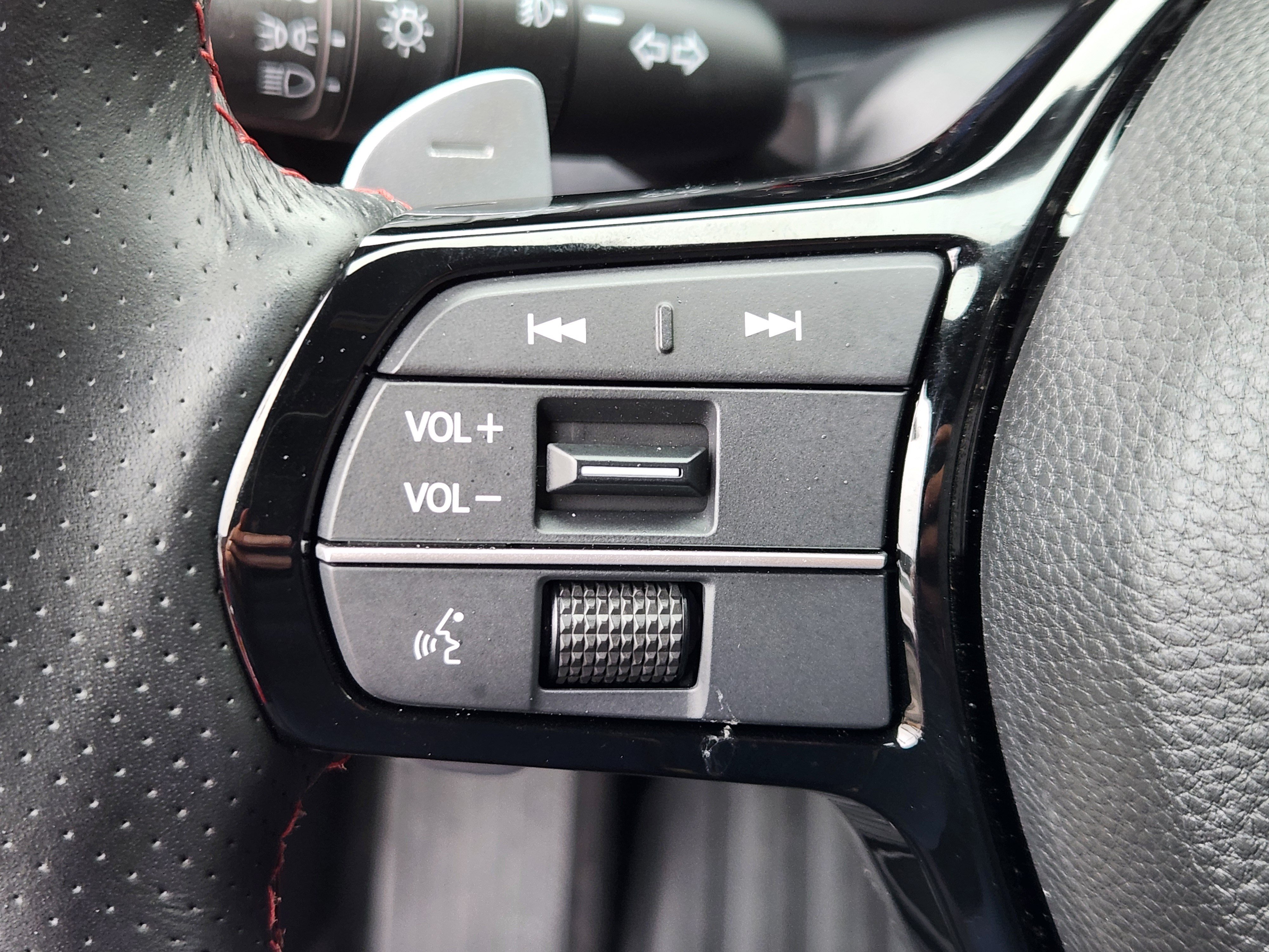 Certified 2025 Acura ADX A-Spec FWD image 23