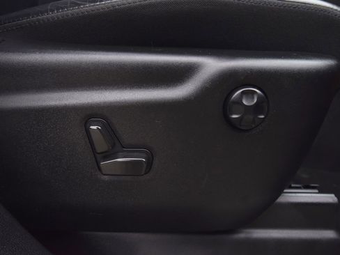 Used 2022 Jeep Grand Cherokee Limited image 28