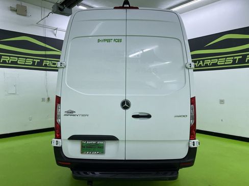 Used 2021 Mercedes-Benz Sprinter 2500 image 8