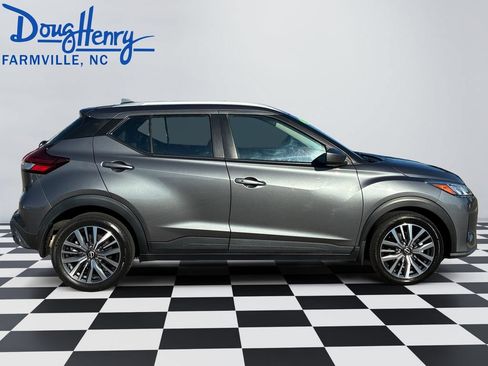 Used 2023 Nissan Kicks SV FWD image 6