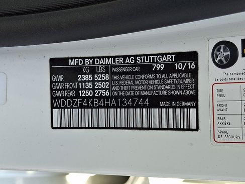 Used 2017 Mercedes-Benz E 300 4MATIC image 28