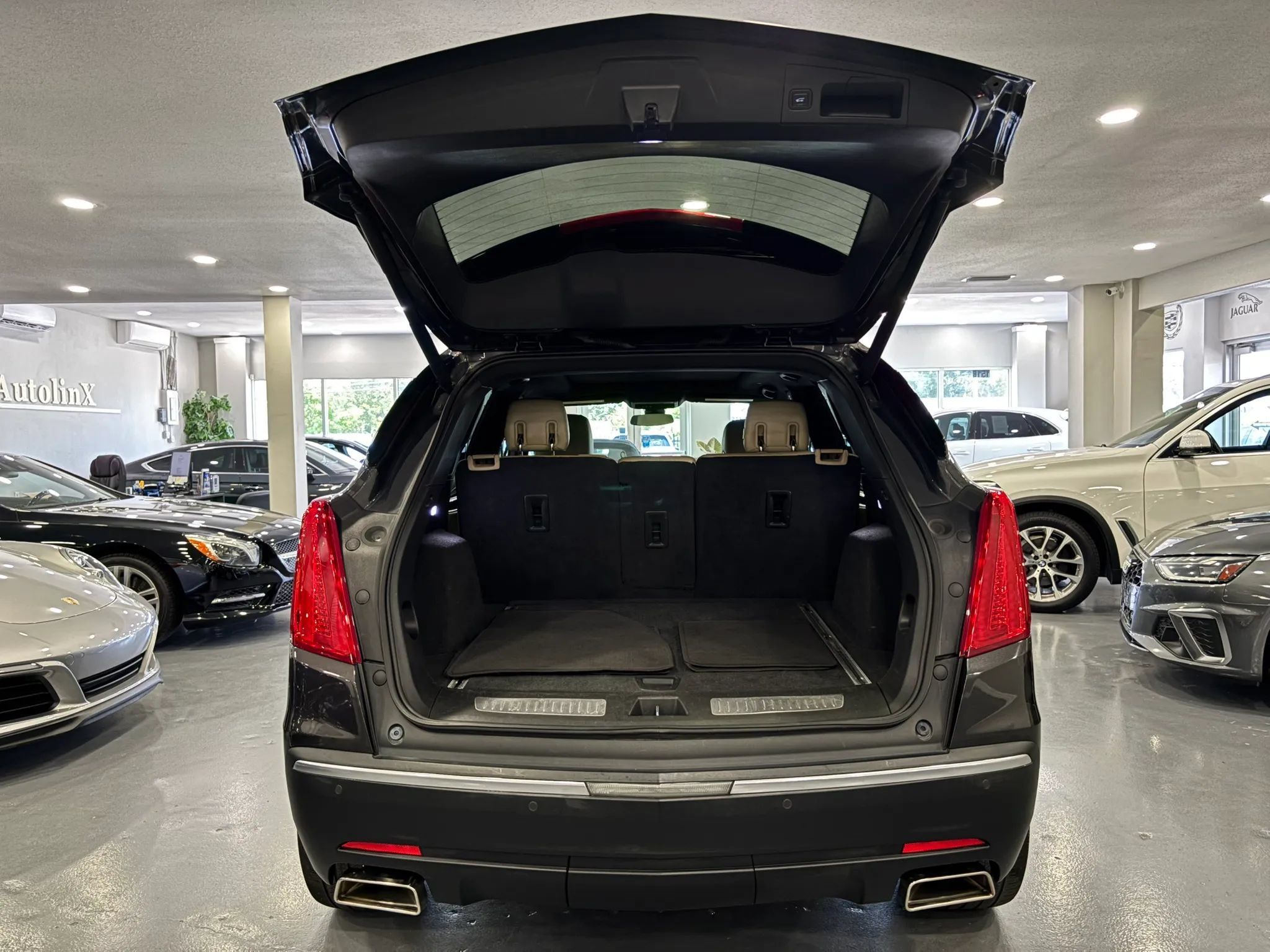 Used 2018 Cadillac XT5 Premium Luxury FWD image 44