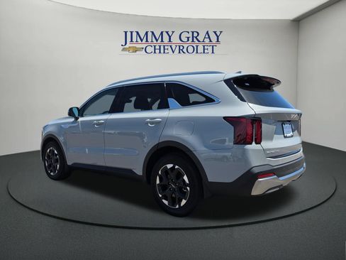 Used 2025 Kia Sorento S w/ Panoramic Sunroof Package FWD image 3