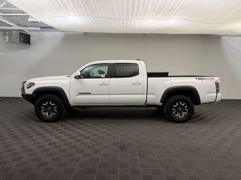 Used 2023 Toyota Tacoma TRD Off-Road w/ Technology Package AWD/4WD image 2