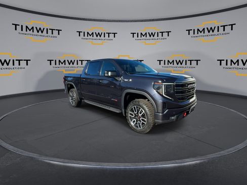 Used 2022 GMC Sierra 1500 AT4 w/ AT4 Premium Package image 3