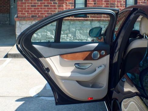 Used 2015 Mercedes-Benz C 300 4MATIC Sedan image 50