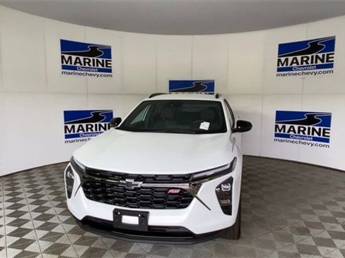 Certified 2026 Chevrolet Trax RS image 5