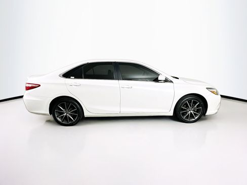 Used 2016 Toyota Camry XSE w/ Moonroof Package FWD image 10