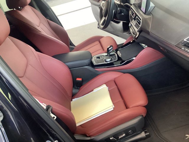 Certified 2025 BMW X4 xDrive30i w/ Premium Package AWD/4WD image 14