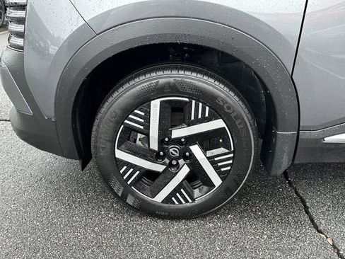 Certified 2025 Nissan Kicks SV FWD image 12