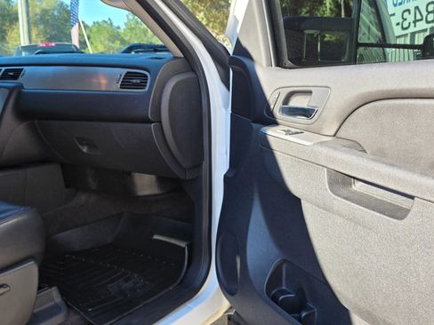 Used 2014 Chevrolet Silverado 2500 LTZ w/ LTZ Plus Package image 16