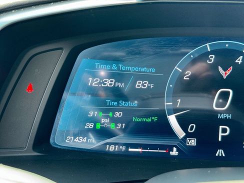 Used 2025 Chevrolet Corvette Stingray Preferred Cpe w/ Z51 Performance Package RWD image 21