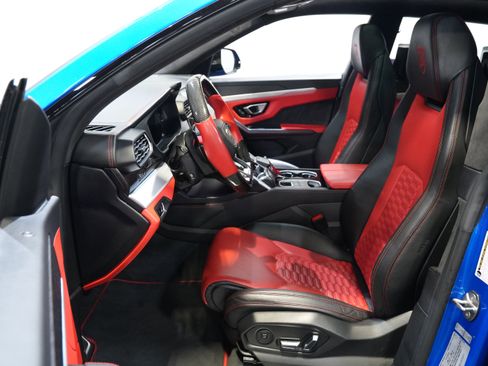 Used 2019 Lamborghini Urus AWD/4WD image 33